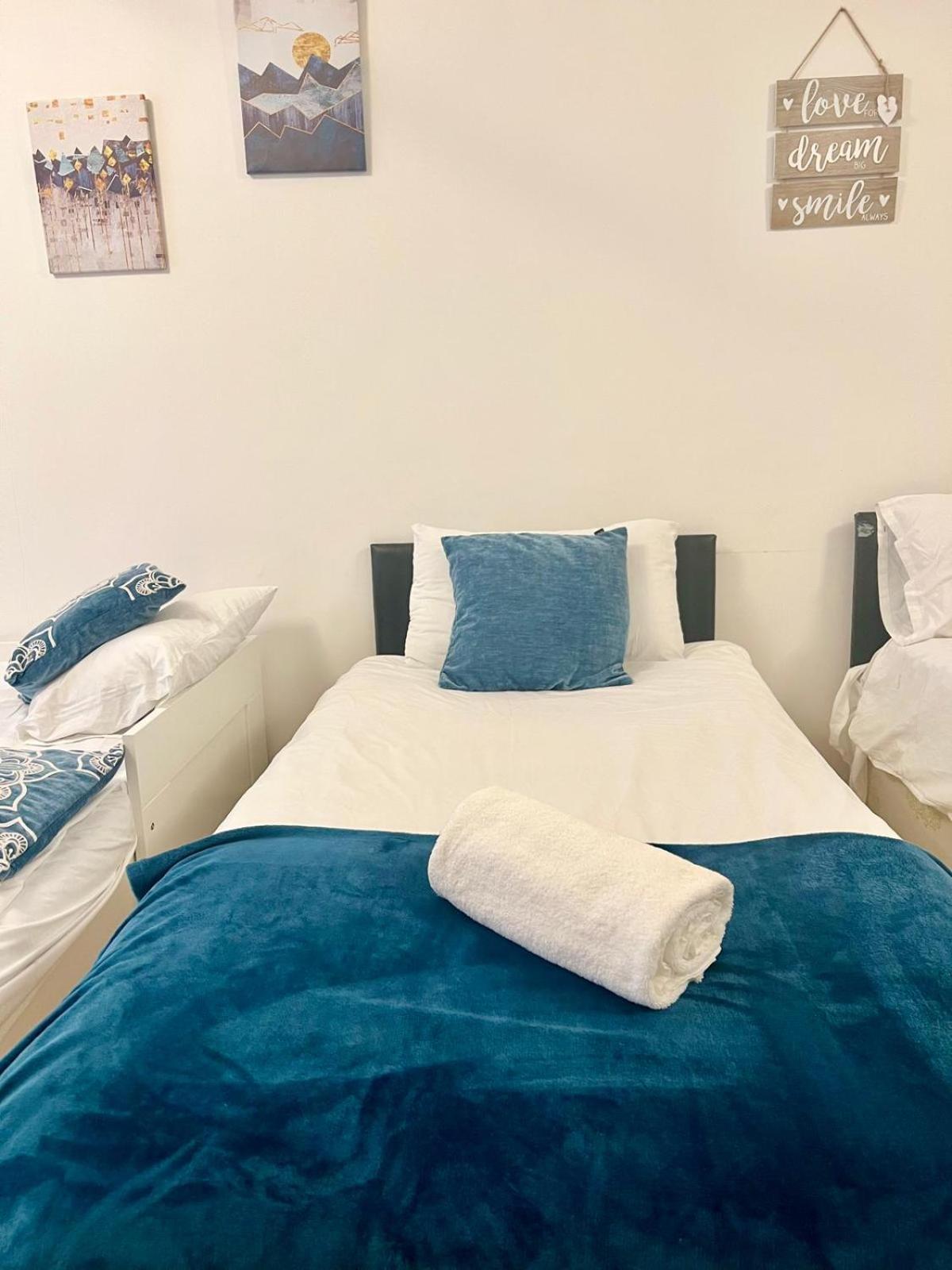 Specious Flat In A Good Location * Londres